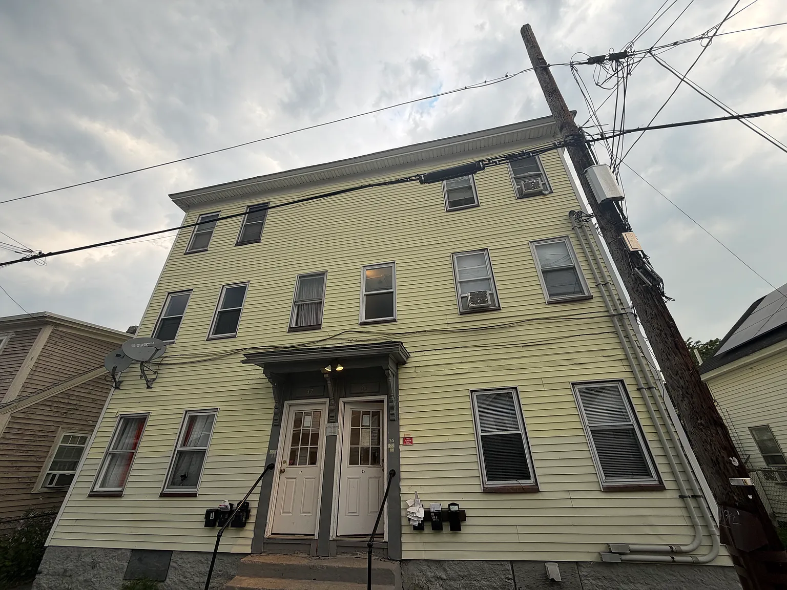 2 bed, 700 sqft, $1,800 — Photo 1