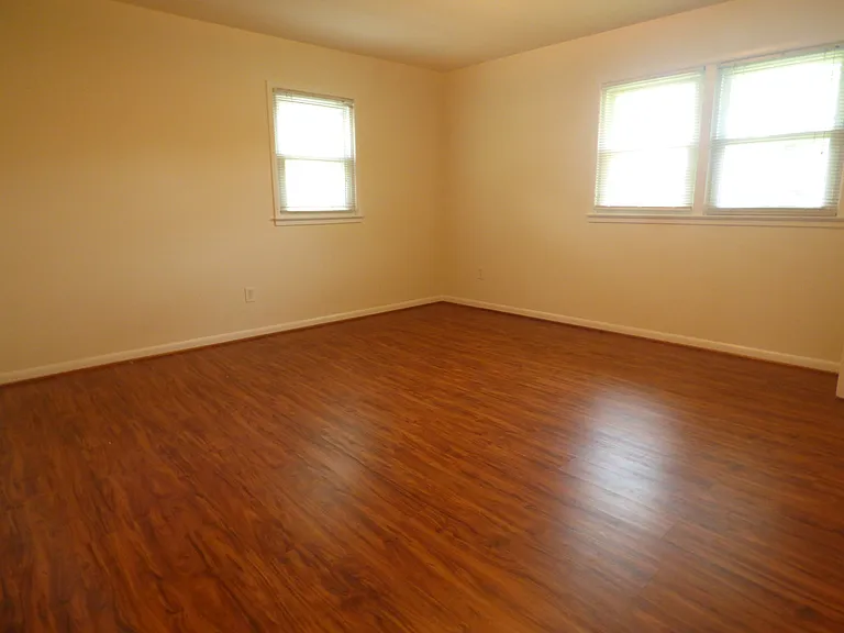 1744 Great Falls St — Photo 10