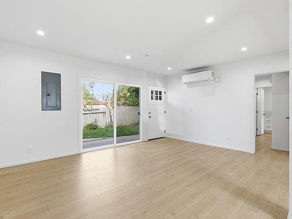 5th image of 118 W 109th St #3/4