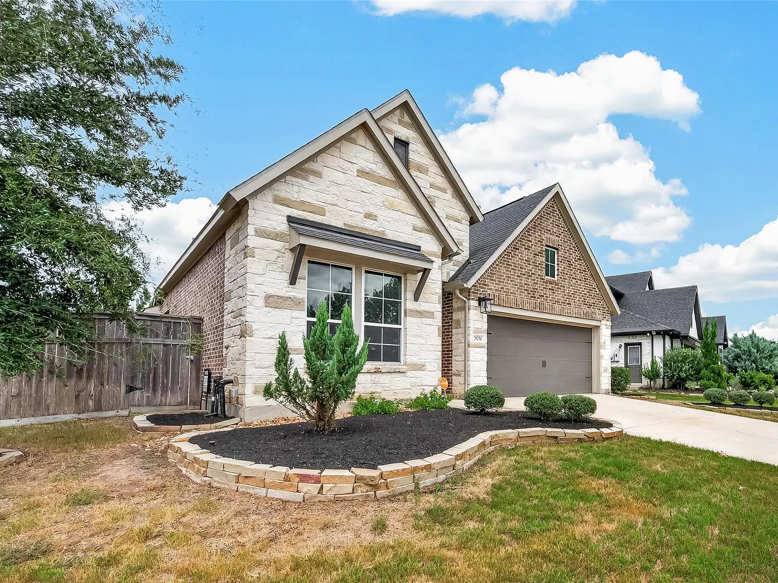 3 bed, 3.0 bath, 2154 sqft, $2,900 — Photo 3