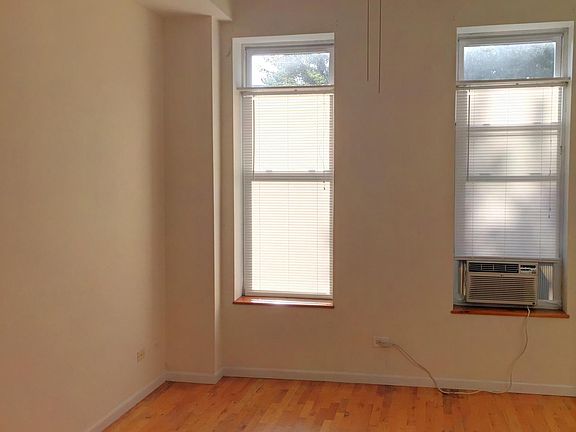 2nd image of 1037 N Wood St APT 2F