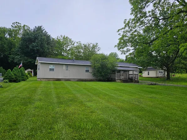 922 Clay Hill Rd, Chambersburg, PA 17202