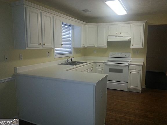 4th image of 46 Stonehedge Dr