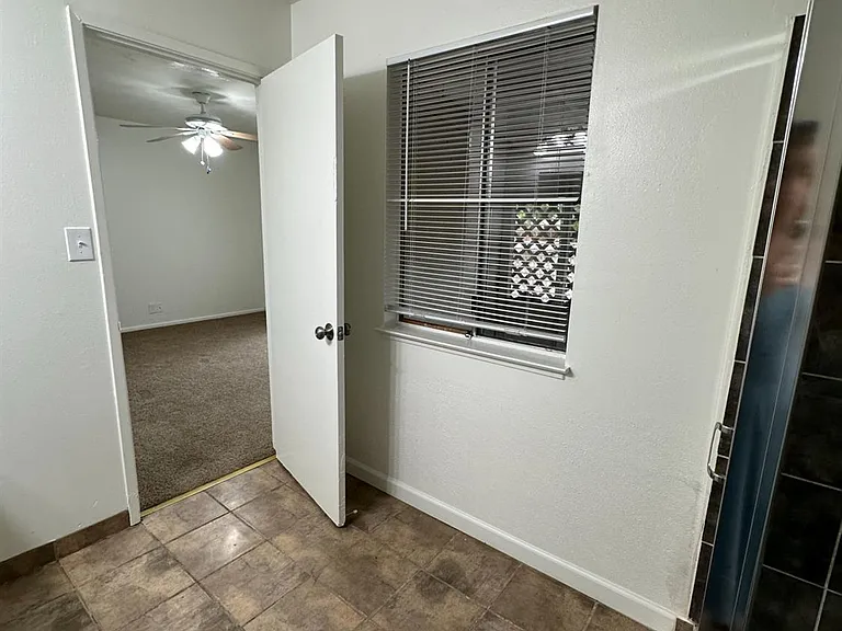707 N Villa Ave — Photo 22
