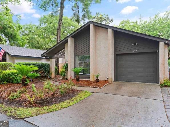 107 Linkside Dr, Saint Simons Island, GA 31522