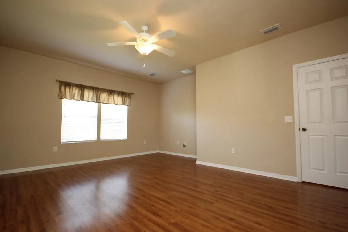 Building Photo - 8362 SW 77th Ave