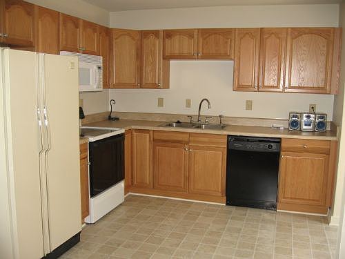 5th image of 831 Arondale Cres