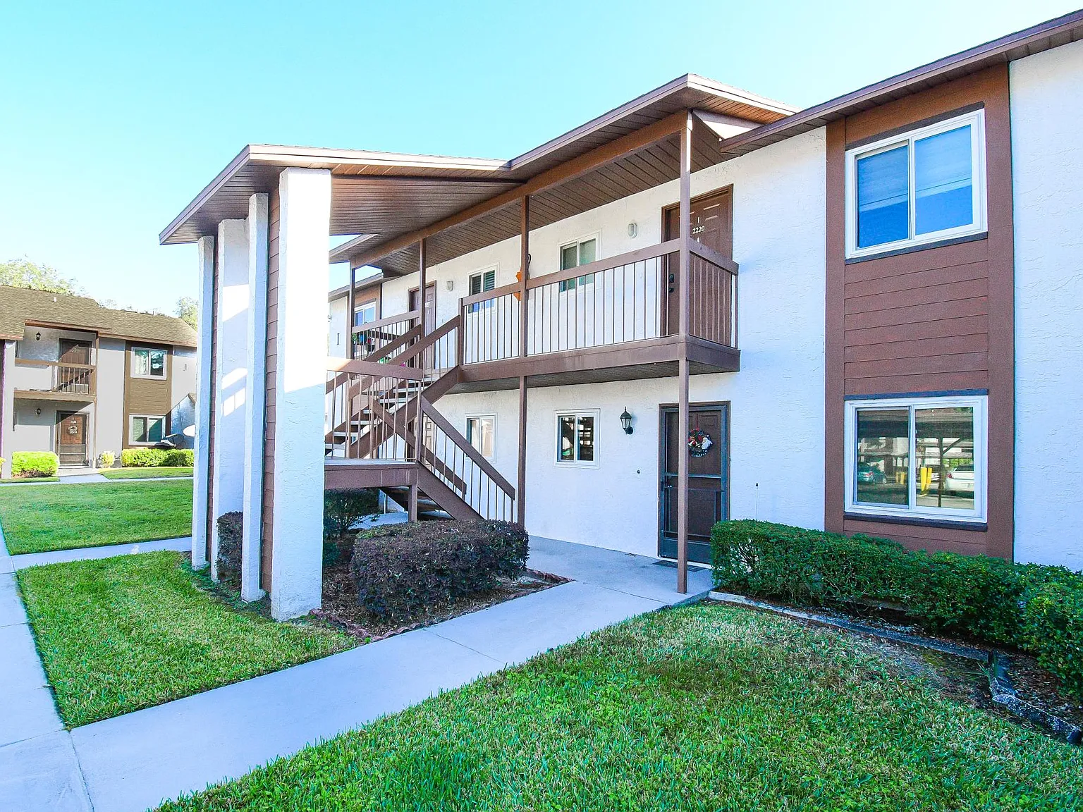 2 bed, 876 sqft, $1,600 — Photo 1