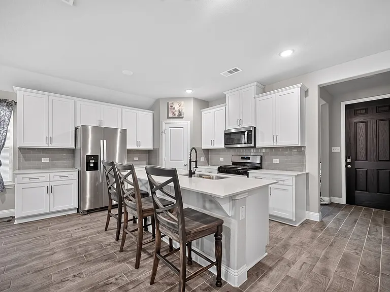 512 Portina Dr — Photo 13