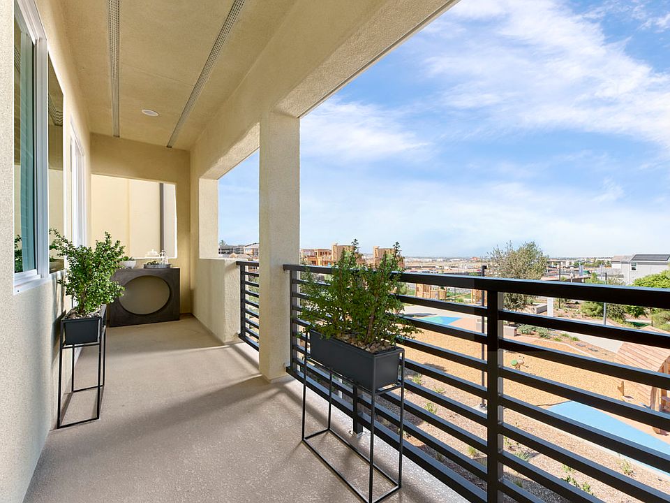 Plan 2 Model Home - 2nd Floor Deck