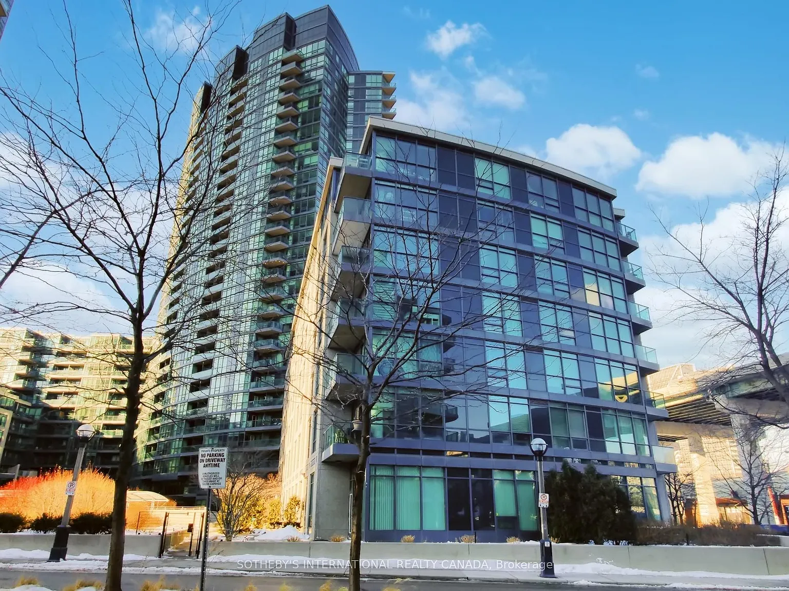 231 Fort York Blvd #537 photo 1