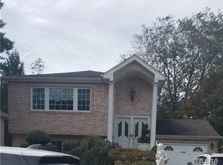 1086 Jackson Ave, Lindenhurst, NY 11757