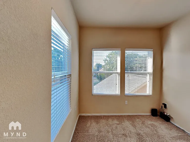 2216 Zach Scott St — Photo 14