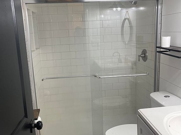 5th image of 29 Cheyanne Rd.