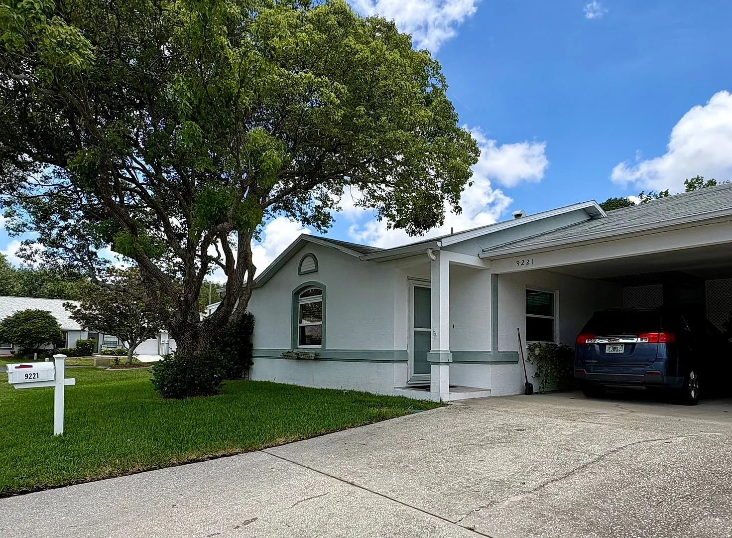 Beautiful End Unit 2 bed 2 bath Villa — Photo 1