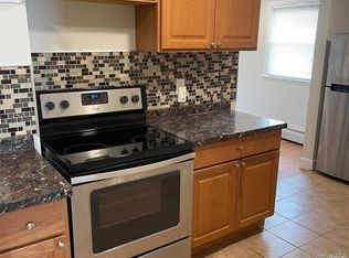 109 E Main St, Smithtown, NY 11787