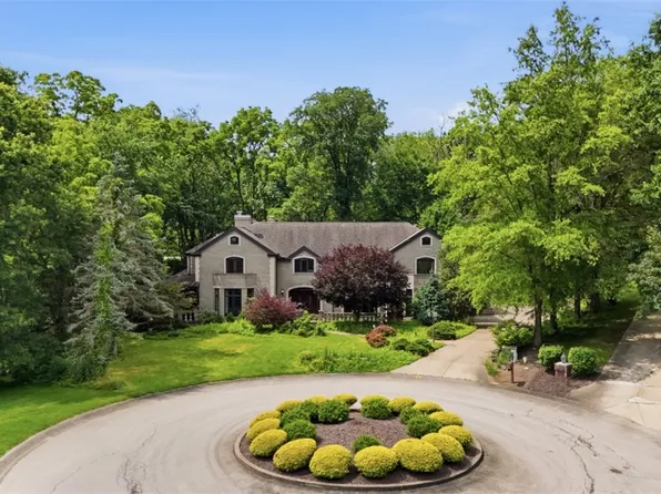 105 Lantern Cir, Canonsburg, PA 15317