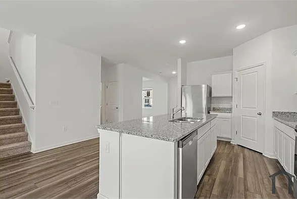 1214 Lambert Dr — Photo 13