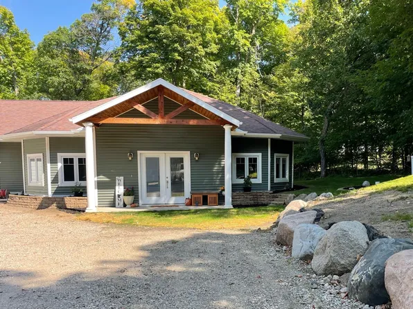 22830 Pearl Cir, Detroit Lakes, MN 56501