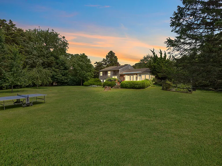 379 Ferry Rd — Photo 2