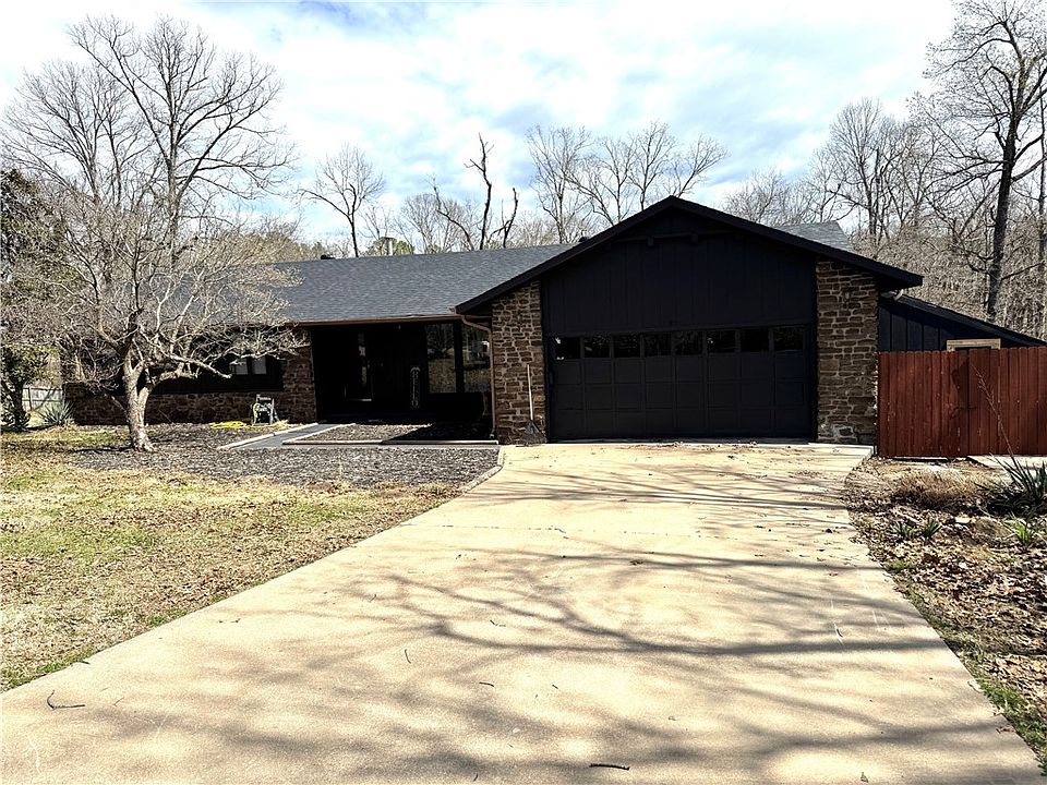 1st image of 2395 Sequoyah Dr