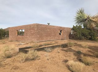 19657 S Six Shooter Rd, Yucca, AZ 86438