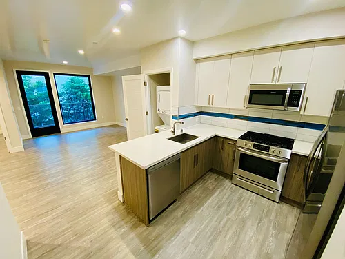 Floor plan 305