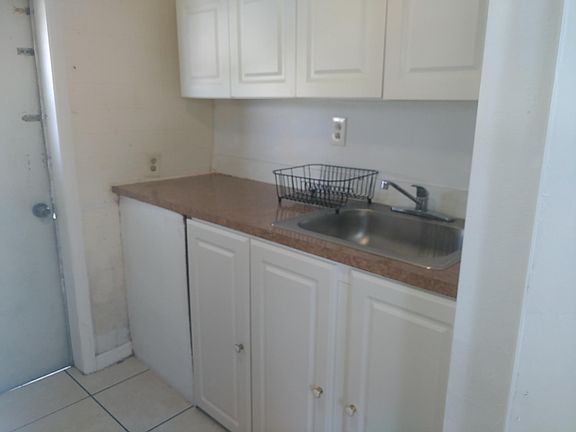 4th image of 3-1813 Cadillac Cir #3
