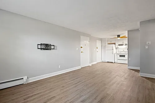 1105 Lexington St Photo 1