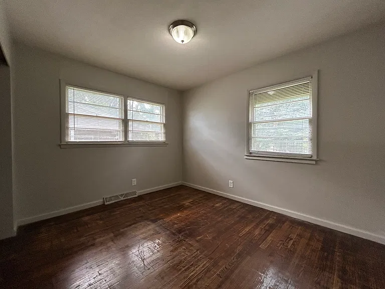 4515 Laurel Ave — Photo 7