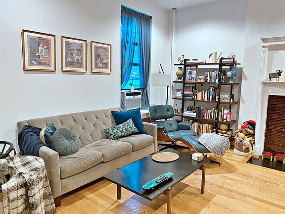 4th image of 18 W 69th St APT 4B