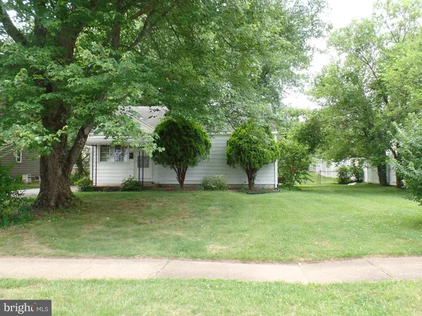 1908 Gilson St, Falls Church, VA 22043