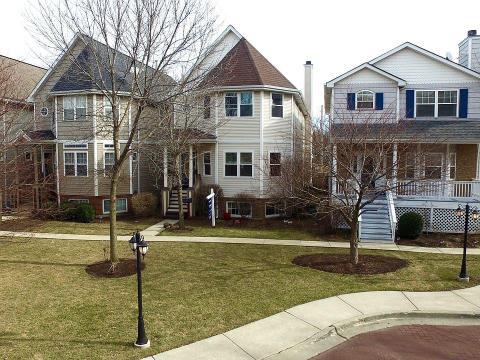 1st image of 3865 N Kenton Ave
