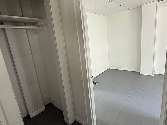 3rd image of 402 Stone St #1