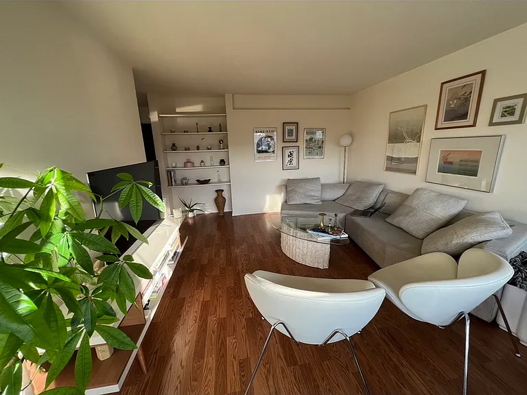 2413 Boylston Ave E — Photo 9
