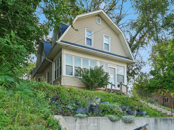 2710 SW 9th St, Des Moines, IA 50315
