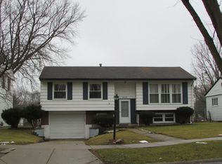 1117 Palm Dr, Wheeling, IL 60090