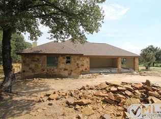 105 Rosewood Dr, La Vernia, TX 78121