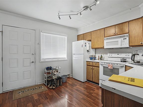 3rd image of 29 Valley Ave APT 6