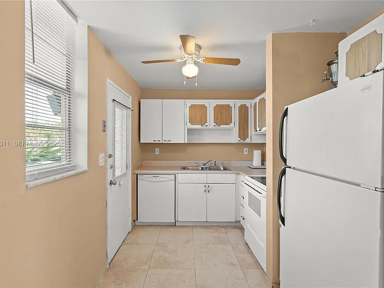 2930 Point East Dr #E312 — Photo 6