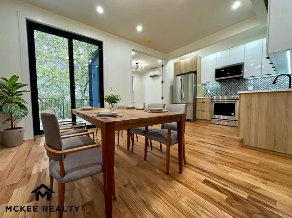 431 Columbia Street image 4 of 10