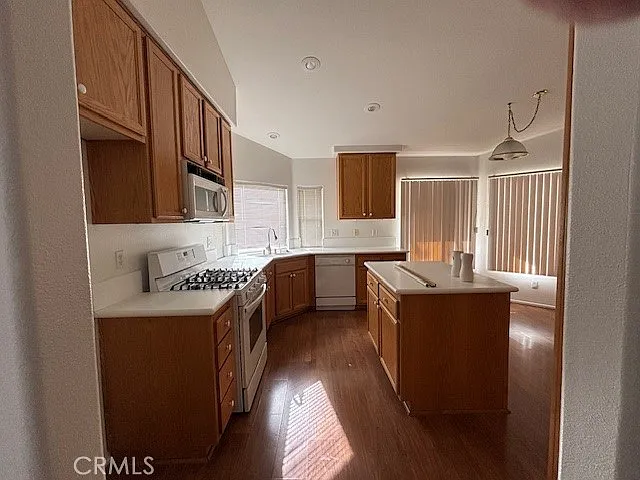 1066 Birch Ln — Photo 6