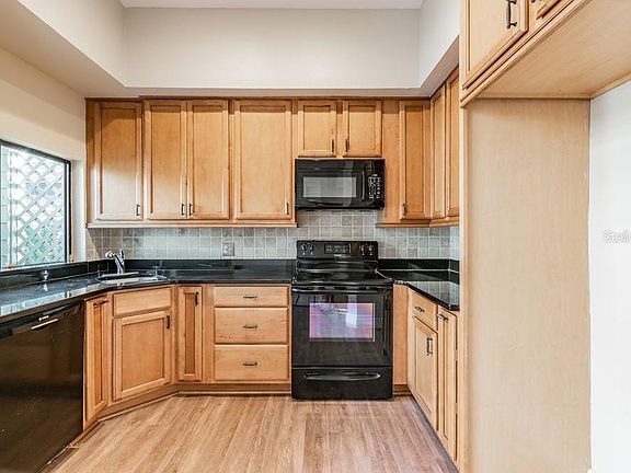 3rd image of 5511 Interbay Blvd