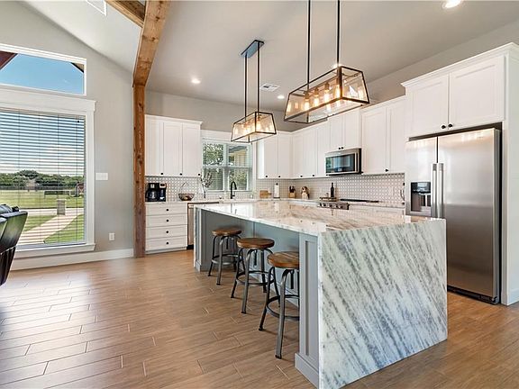 4th image of 170 Paloma Drive