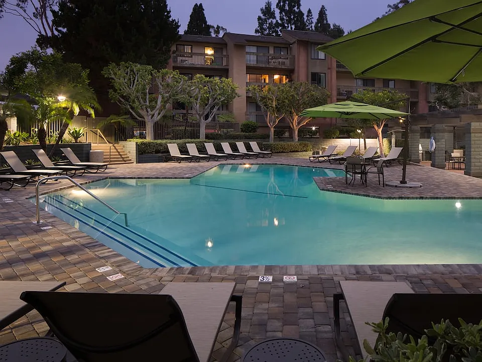eaves Lake Forest