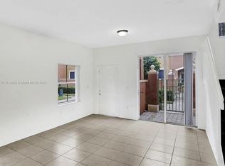 10666 SW 7th St, Pembroke Pines, FL 33025