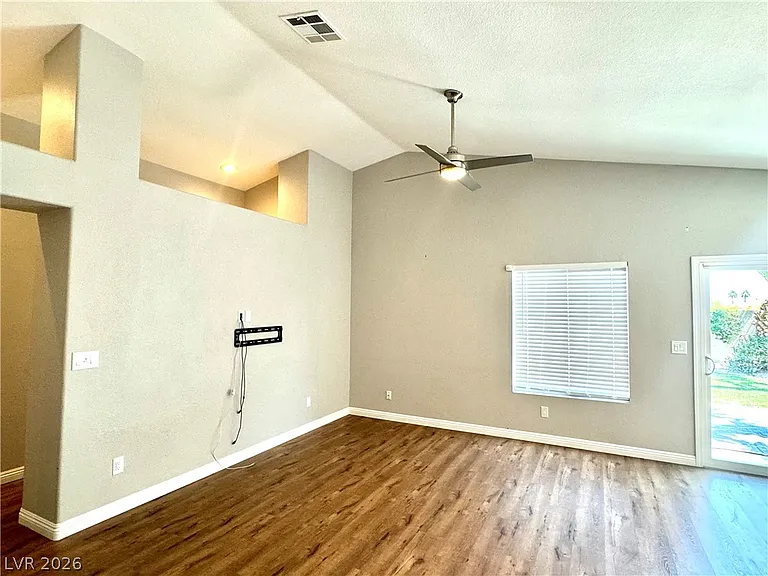 10224 Desert Wind Dr — Photo 7