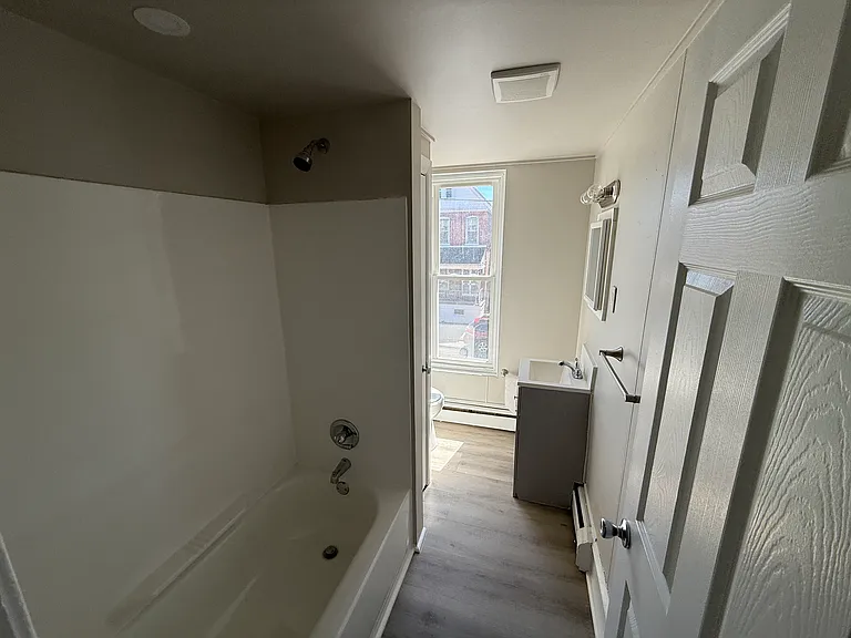 51 Walnut Street Apt 2 — Photo 24