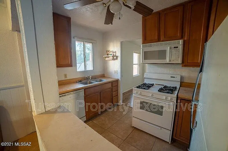 2 bed, 1.5 bath, 950 sqft, $1,150 — Photo 4