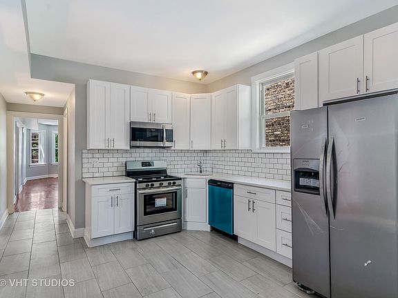 4th image of 1537 N Lorel Ave